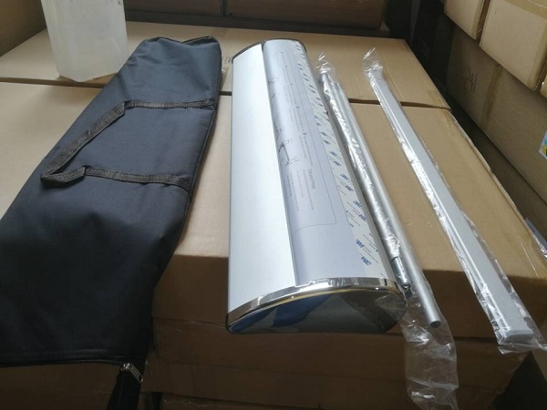 roll up banner stand distributor