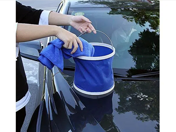 El cubo plegable es multifuncional. Puede usarlo para actividades domésticas y al aire libre, como lavado de autos, lavandería, riego, almacenamiento de juguetes para niños, camping, pesca, playa, pintura, etc. Portátil y fácil de usar.