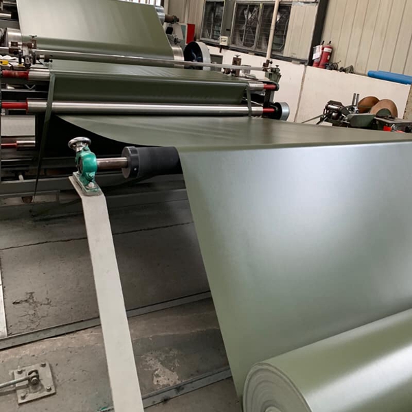 Fabricacion de lona impermeable de PVC