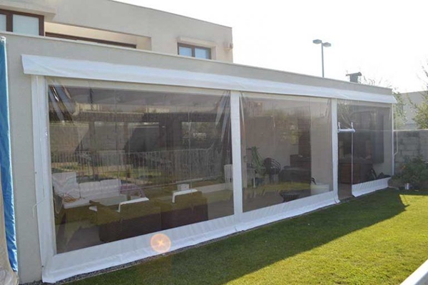 Lona PVC para cierres de terraza con micas transparentes